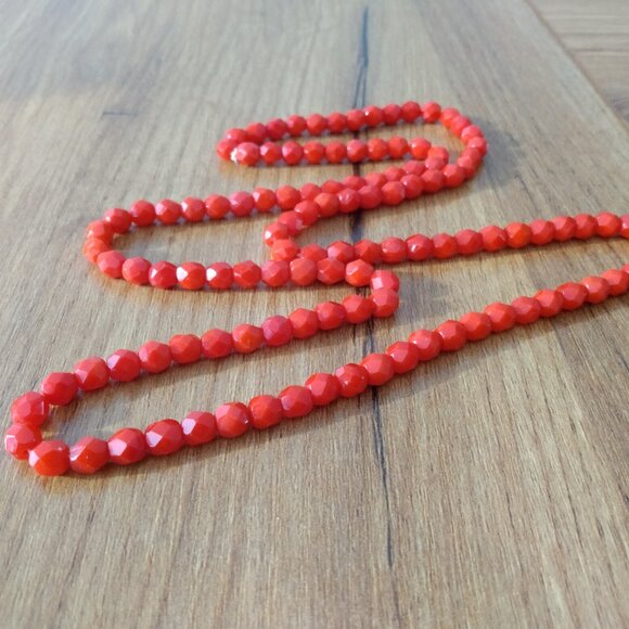 Vintage Scarlet Red Glass Necklace Molded Faceted Beads - Picture 9 of 10